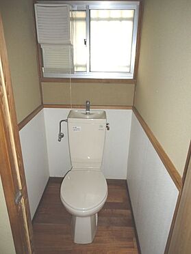 アパート-小郡市力武 小窓があり清潔感のあるトイレ