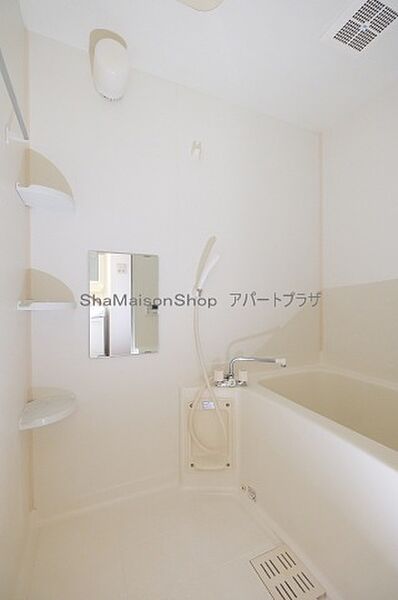 画像18:浴室