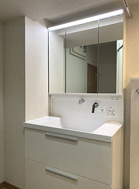 区分マンション-横浜市神奈川区栄町 三面鏡タイプの洗面化粧台（2016年　交換）