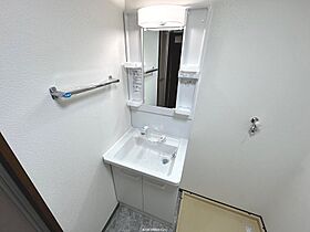 Chez‐soi　TATSUMI 105 ｜ 滋賀県東近江市東沖野２丁目（賃貸マンション2DK・1階・42.35㎡） その3