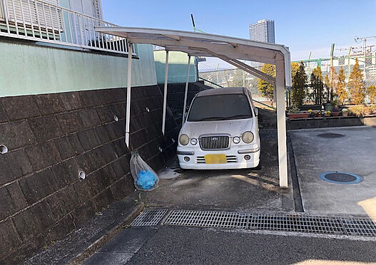 戸建賃貸-八王子市北野町 車種に関係なく駐車できる様子が浮かびますね。　