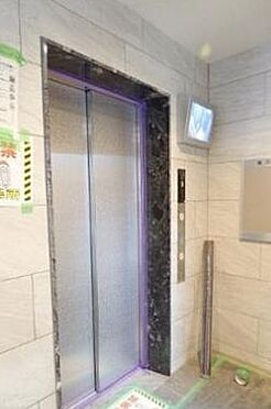 区分マンション-大阪市東成区中道２丁目 防犯カメラ搭載のエレベーター