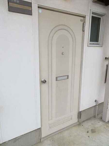 画像12:安心感のある玄関ドア
