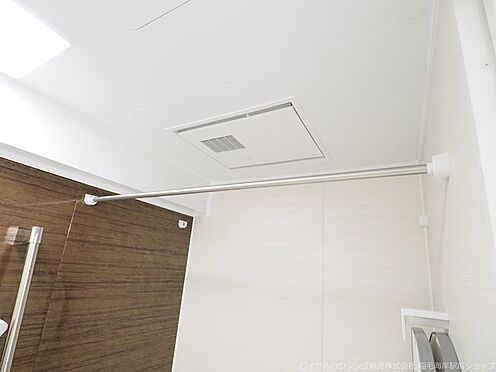 区分マンション-千葉市美浜区真砂2丁目 雨の日や花粉対策に便利な浴室乾燥機です！