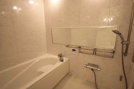 戸建賃貸-大津市仰木の里4丁目 清潔感のある浴室