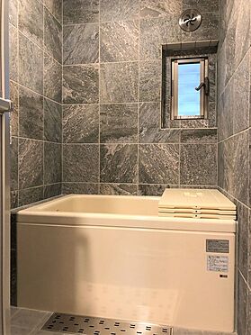 区分マンション-松戸市六高台４丁目 窓のついた明るく換気もできる浴室