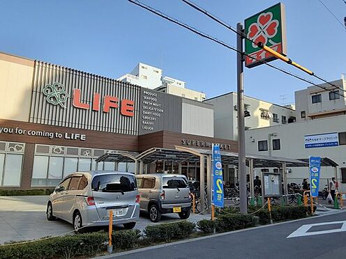 一棟マンション-大阪市中央区谷町６丁目 近くにスーパーもございます。