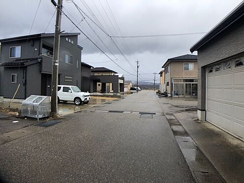 アパート-かほく市遠塚 前面道路