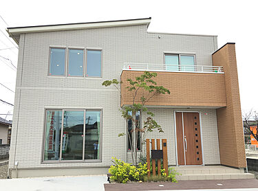 一条工務店　新発田展示場のメイン画像