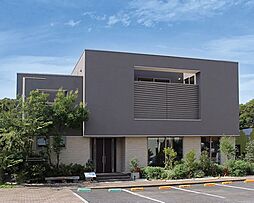 【アキュラホーム　幕張展示場】＠千葉街道沿い　吹き抜けリビングと収納設計のあるモデルハウスのメイン画像