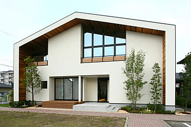 【アキュラホーム　尾道展示場】＠JR「東尾道」駅そば　広大な土間と吹抜がもたらす圧倒的な開放感のメイン画像