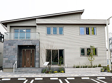 一条工務店　新潟桜木インター展示場のメイン画像