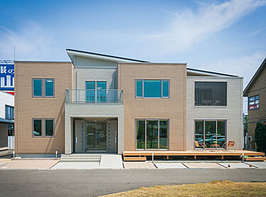 一条工務店　新居浜展示場のメイン画像