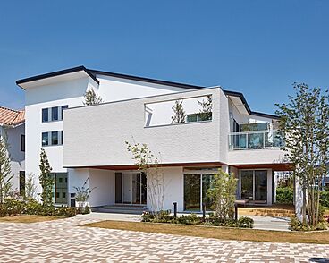 アキュラホーム(AQ Group)の住宅イベント「【年間5,000組以上が予約！】大好評！はじめての家づくり相談会（無料）」の開催場所 平塚展示場 ＠ニトリ平塚店そば　内外つながるアウトドアリビングと室内物干しの画像