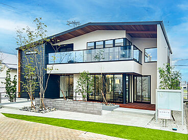 アキュラホーム(AQ Group)の住宅イベント「【年間5,000組以上が予約！】大好評！はじめての家づくり相談会（無料）」の開催場所 鈴鹿展示場　＠鈴鹿サーキットから車で15分・23号沿い　開放的なLDKの画像