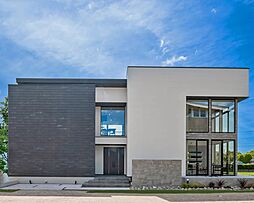 アキュラホーム(AQ Group)の住宅イベント「【年間5,000組以上が予約！】大好評！はじめての家づくり相談会（無料）」の開催場所 西神展示場＠高塚公園付近　天井高3.8mのハーフ吹き抜けが見どころの画像