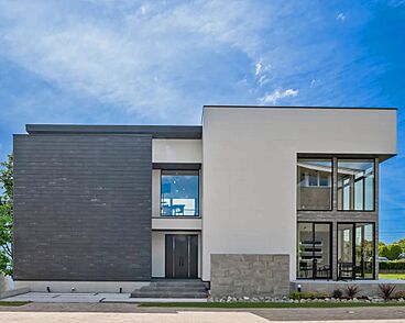 アキュラホーム(AQ Group)の住宅イベント「【年間5,000組以上が予約！】大好評！はじめての家づくり相談会（無料）」の開催場所 西神展示場＠高塚公園付近　天井高3.8mのハーフ吹き抜けが見どころの画像