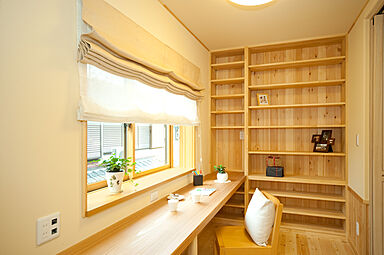 『木のひらや』に住もう (有)築地住建の施工事例「住むほどに味のでる、ムクとしっくいで造った心地よい自然素材の家」の画像