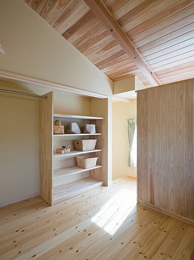 『木のひらや』に住もう (有)築地住建の施工事例「〈視線が抜ける平屋建て〉陽当たりの良い、家族が中心に集まるお家」の画像6