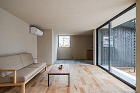 『木のひらや』に住もう (有)築地住建の施工事例「土間リビングのある住まい」のメイン画像