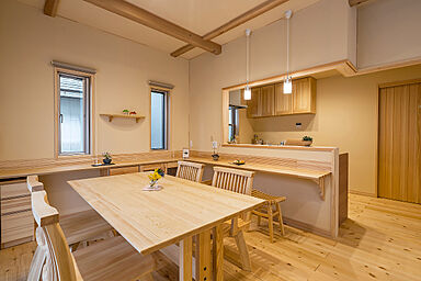 『木のひらや』に住もう (有)築地住建の施工事例「家族の居場所 次世代に継ぐ住まい」の画像3