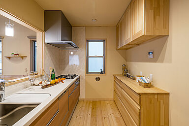 『木のひらや』に住もう (有)築地住建の施工事例「家族の居場所 次世代に継ぐ住まい」の画像5