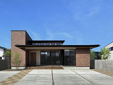 伸和建設株式会社の施工事例「大きな軒のある平屋」の画像