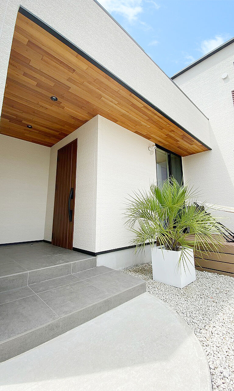 伸和建設株式会社の公式画像_玄関3