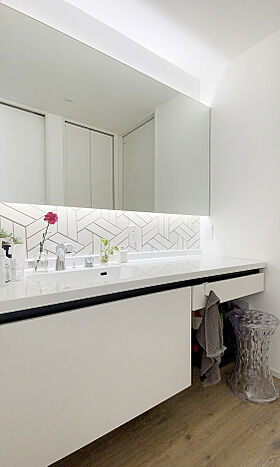 伸和建設株式会社の施工事例「大きなプライベートテラスがある家」の画像6