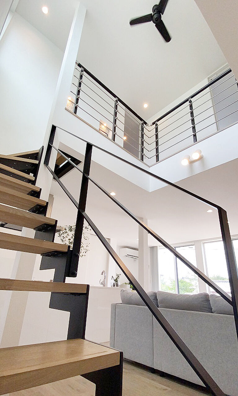 伸和建設株式会社の公式画像_階段9