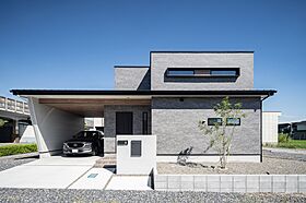 伸和建設株式会社の施工事例「ホテルライクを詰め込んだガレージハウス」の画像1