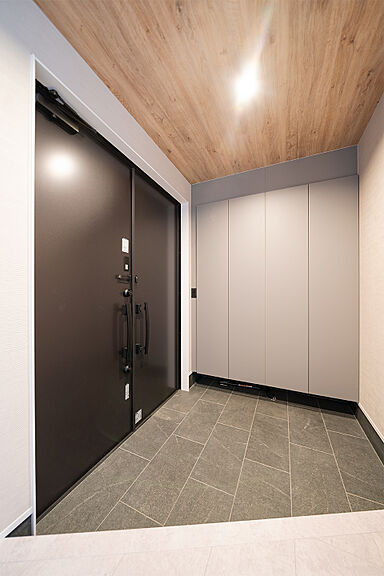 伸和建設株式会社の施工事例「吹き抜け×ホテルライクなお家」の画像2