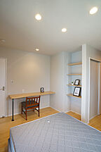 シンプルモダンスタイルの洋室 伸和建設株式会社の事例画像