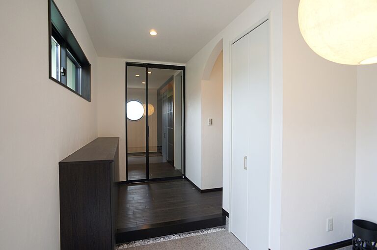 伸和建設株式会社の公式画像_玄関3