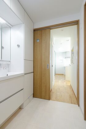 姫路の一級建築士【住空間建築設計】の施工事例「加古川市 F様邸 狭小地に建つ3階建て」の画像4