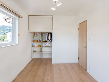 八幡コーポレーション株式会社の施工事例「‘外は和モダン 内はナチュラル’ やわらかく家族を包む家」の画像5