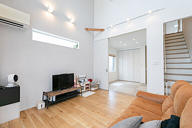 八幡コーポレーション株式会社の施工事例「暮らしやすい”一筆書き”間取りのお家」の画像2