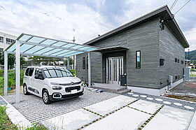 八幡コーポレーション株式会社の施工事例「自然素材×耐震性の平屋住宅」のメイン画像