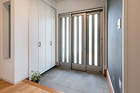 八幡コーポレーション株式会社の施工事例「自然素材×耐震性の平屋住宅」の画像4