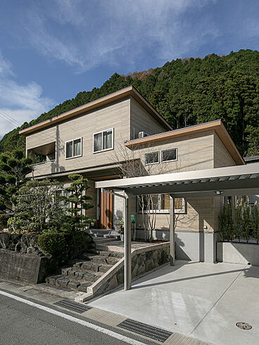 八幡コーポレーション株式会社の施工事例「明るいLDKと回遊動線で家事を楽しむ家」の画像