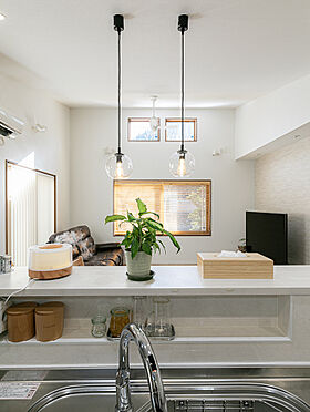 八幡コーポレーション株式会社の施工事例「明るいLDKと回遊動線で家事を楽しむ家」の画像1