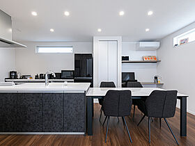 八幡コーポレーション株式会社の施工事例「大きな吹抜×ZEH住宅」の画像4