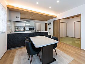 八幡コーポレーション株式会社の施工事例「耐震住宅で安心・安全な瓦葺き大屋根の家」の画像4