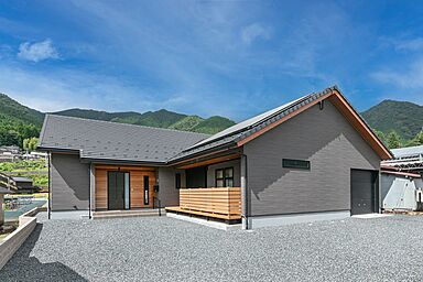 八幡コーポレーション株式会社の施工事例「将来を見据えた安心設計、ゆくゆくは1階のみで生活を」の画像