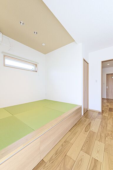 八幡コーポレーション株式会社の施工事例「家族の笑顔を生む大屋根の"平屋風"住宅」の画像7