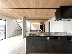 FUJIKEN ORDERHOUSEの施工事例「吹抜けとストリップ階段のお家」の画像1