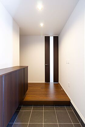 FUJIKEN ORDERHOUSEの施工事例「インナーガレージつき!すっきりシンプルなお家。」の画像1