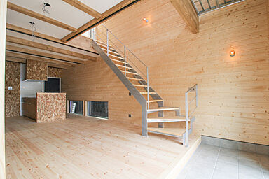 FUJIKEN ORDERHOUSEの施工事例「まるでログハウス!木の香りが心地いいお家。」の画像2