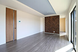 FUJIKEN ORDERHOUSEの施工事例「アクセントカラーを効かせた収納空間の充実したお家」の画像