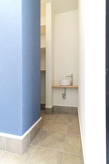 FUJIKEN ORDERHOUSEの施工事例「アクセントカラーを効かせた収納空間の充実したお家」の画像4